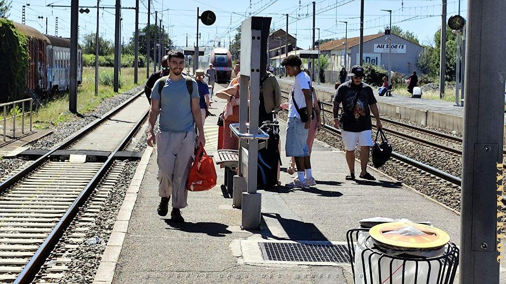 2024 07 22 CAP D AGDE 1 - ARRIVEE QUENTIN GARE (7).jpg